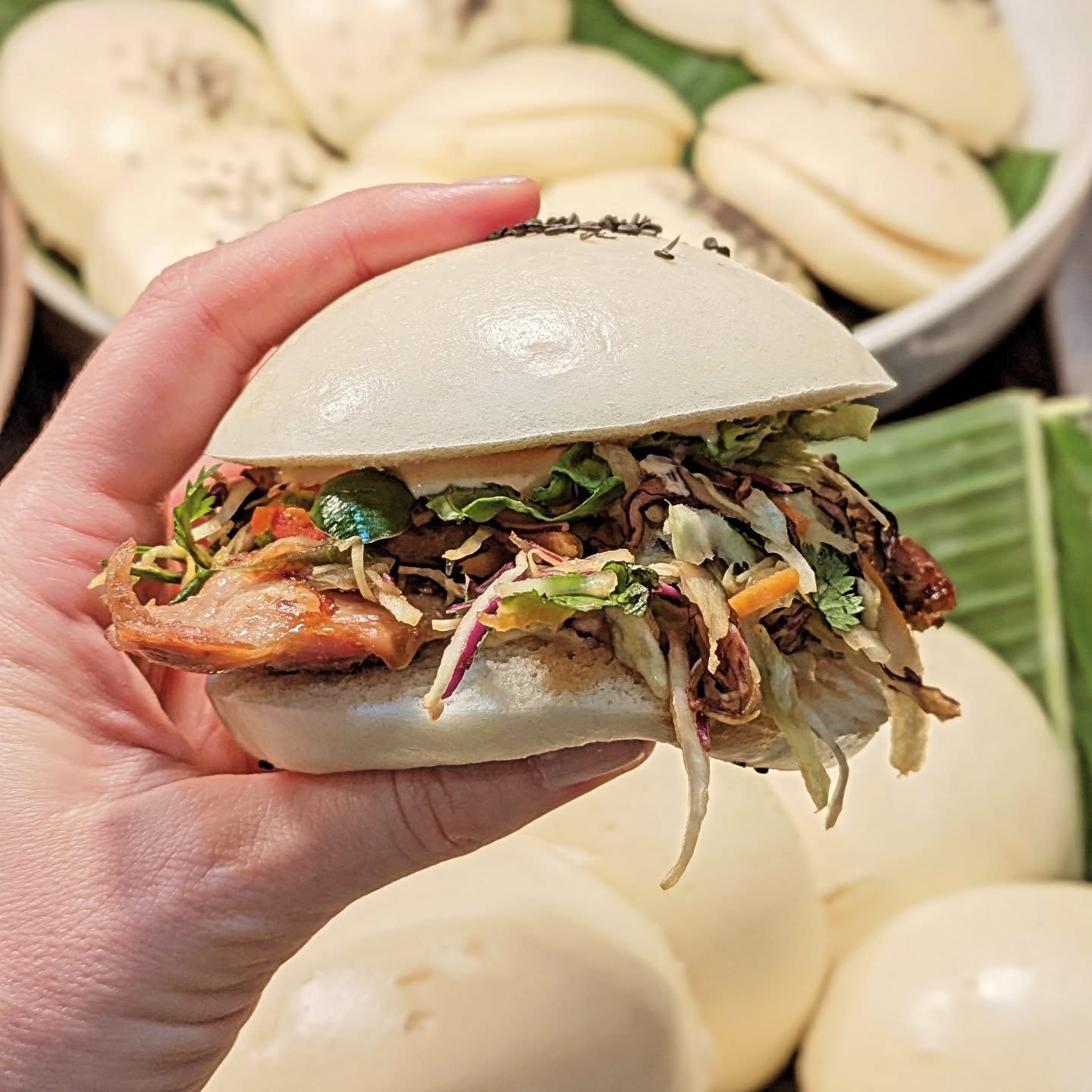 Today&rsquo;s special at Oliver&rsquo;s Choice 🥢🔥
Soft, fluffy bao buns loaded with flavour&hellip; don&rsquo;t miss out.