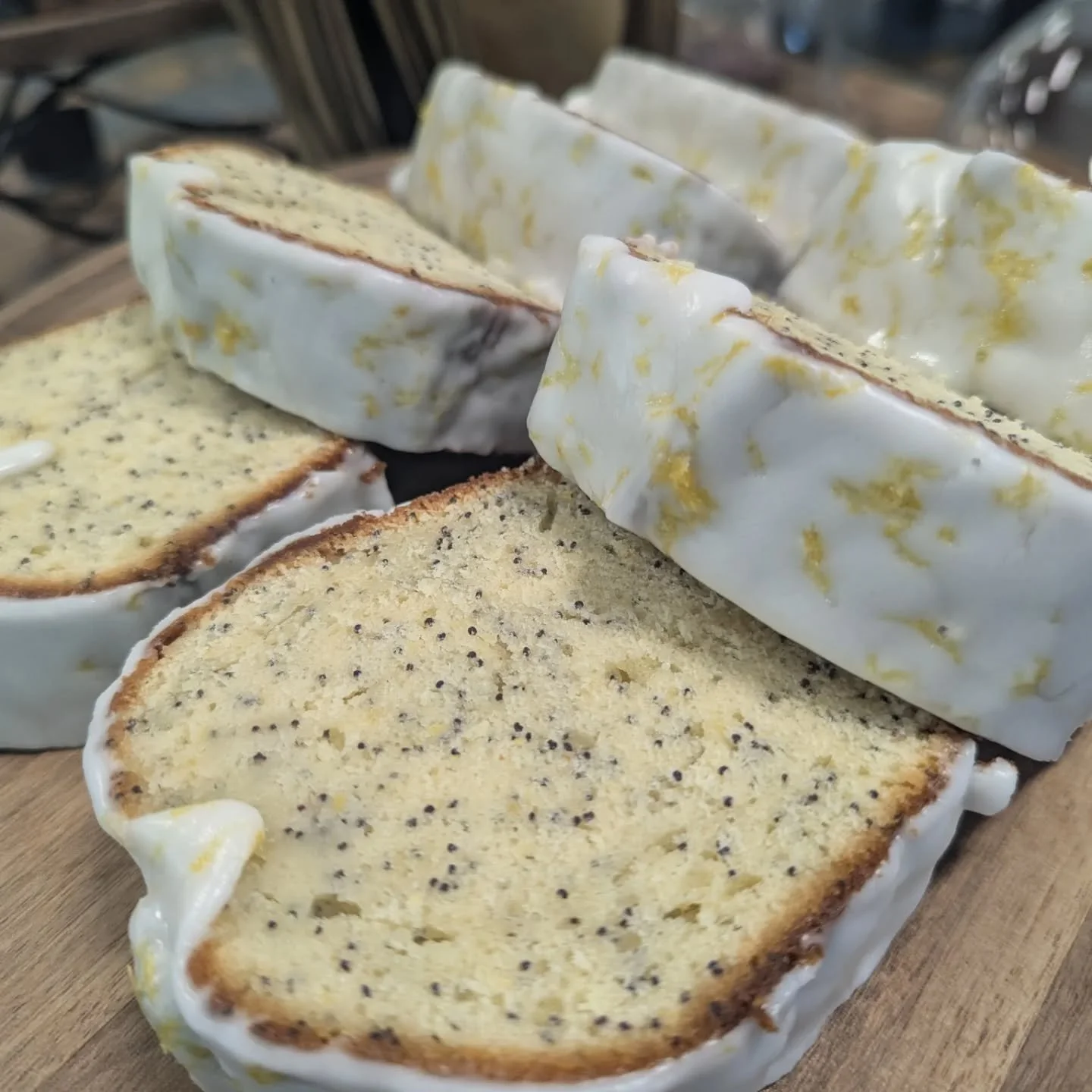 Want to sweeten up your day? 🍬✨

Pop by Hej Coffee Bar to try our gorgeous bakes!

Whatever takes your fancy...
Lemon Drizzle Poppyseed Cake 🍋
Banana Bread 🍌
Chocolate Cupcakes 🧁
Triple Chocolate Chip Cookies 🍪

You deserve a treat 🤍
Freshly ba