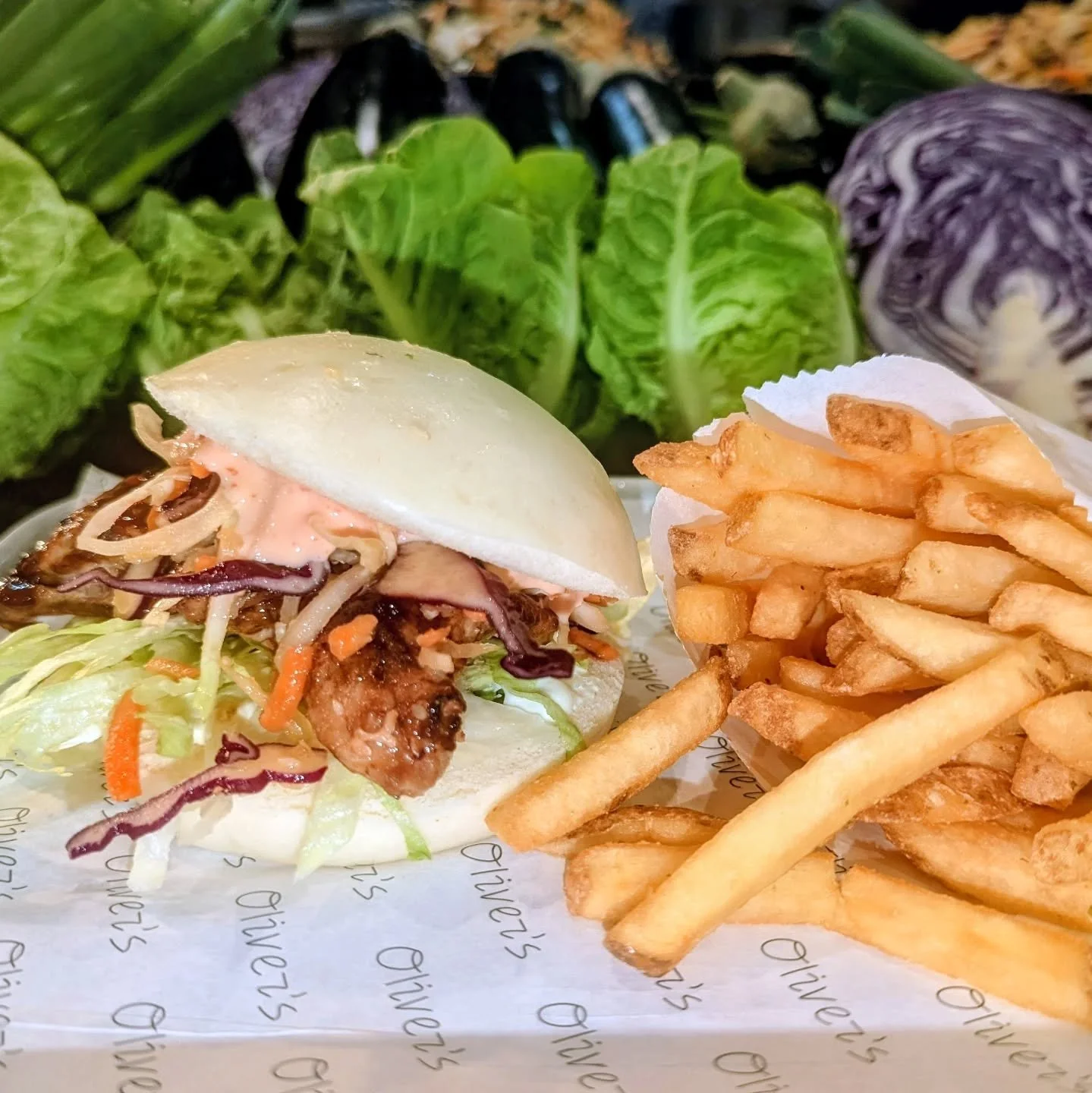 New week, new menu... Monday sorted! 🔥 

Swing by Oliver's choice for a delicious bao burger! 🍔✨ 

Teriyaki glazed chicken or pork, or crispy miso aubergine, all packed into a soft bao with teriyaki slaw, lettuce &amp; nori.
Fries included on the s