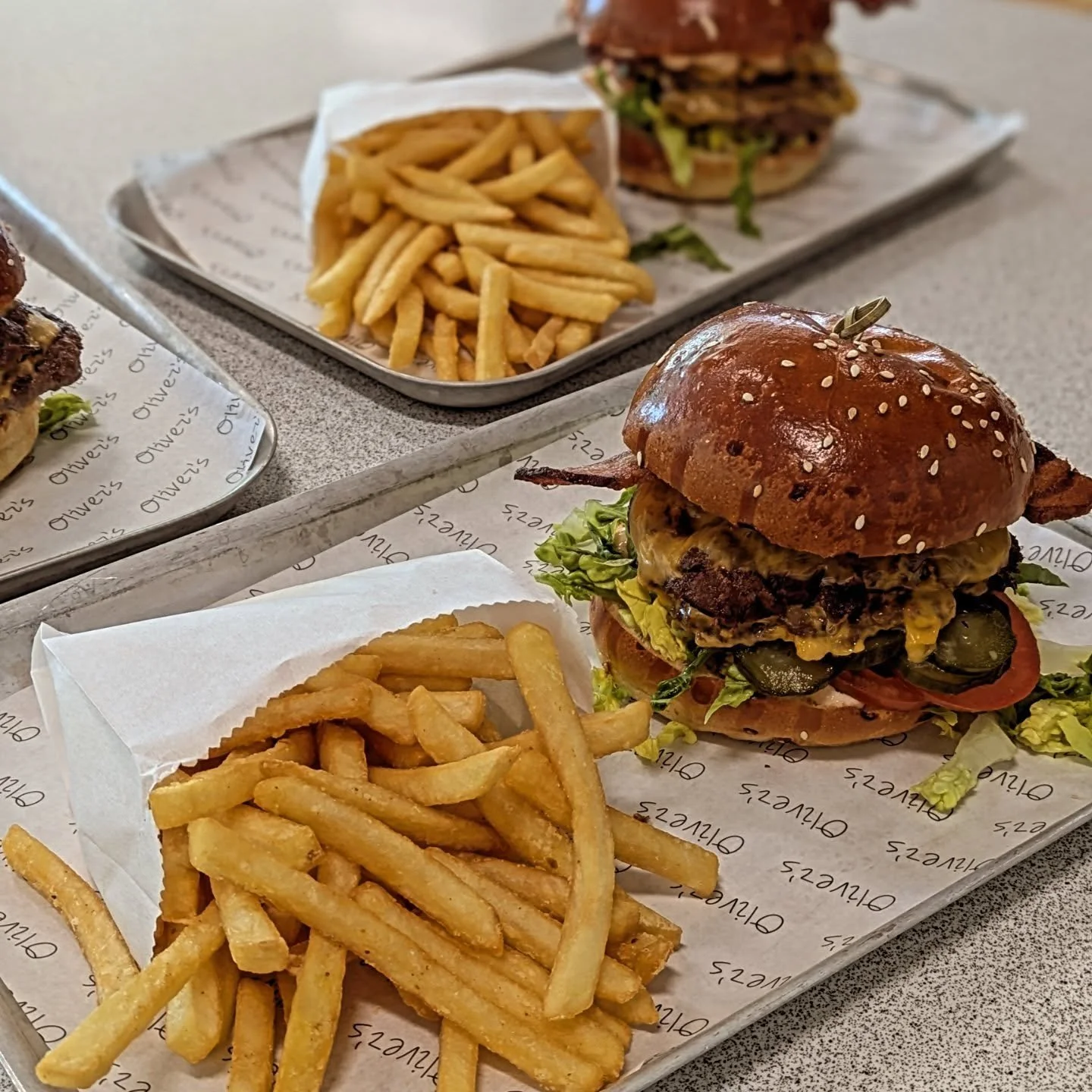 All the flavour, none of the fuss 🍔🔥
Stacked, smashed, and ready to steal the spotlight - this is how SMASH'D+ does a group lunch. Who&rsquo;s grabbing the first bite?