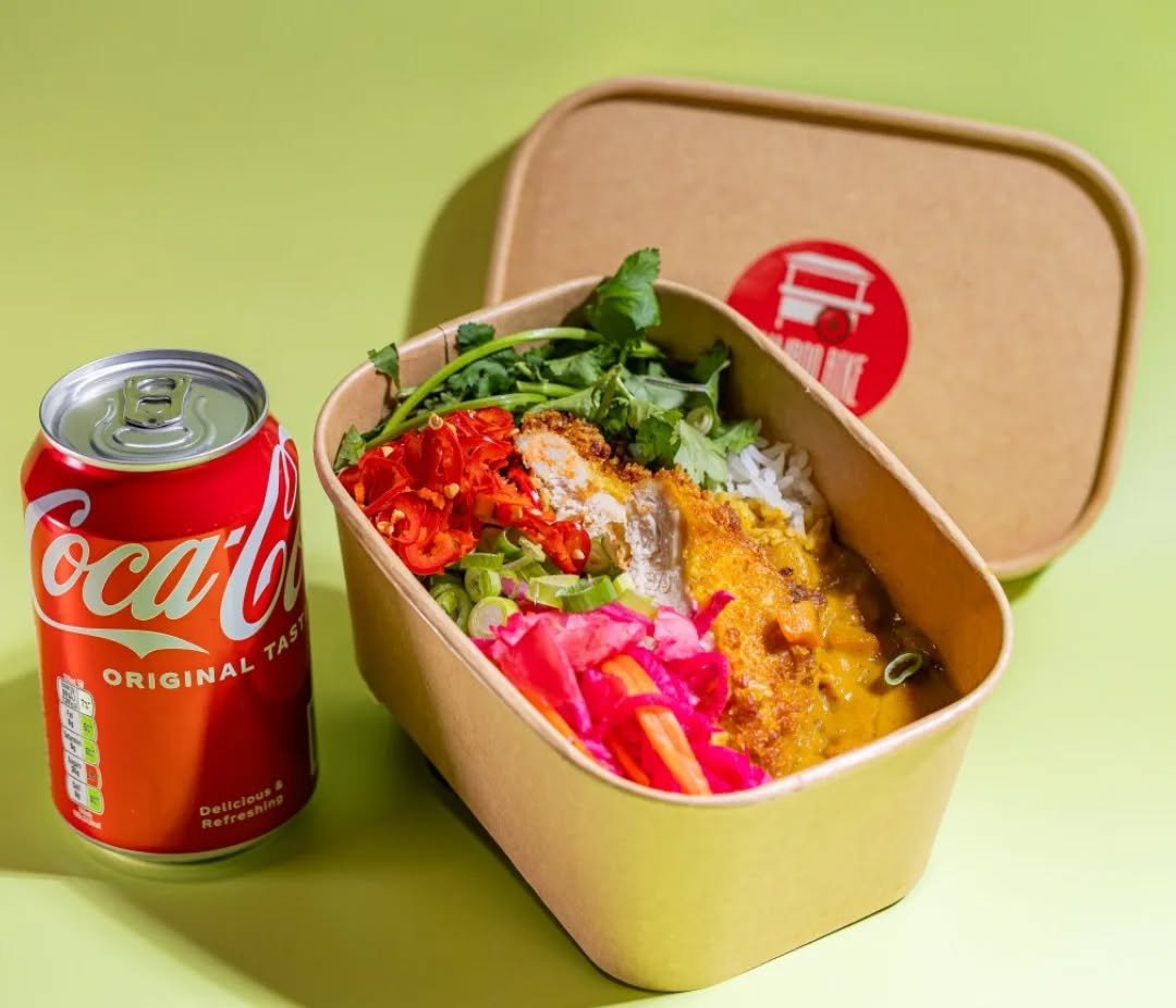 Chicken Katsu is back today! 😋✨️

Crispy chicken katsu, perfectly golden, served on a bed of fragrant Jasmin rice. 🍚🍛

Add your choice of toppings like pink pickled onions, herbs and chilli if you're feeling brave! 😄🌶 

Swing by Bamboo Bike in O