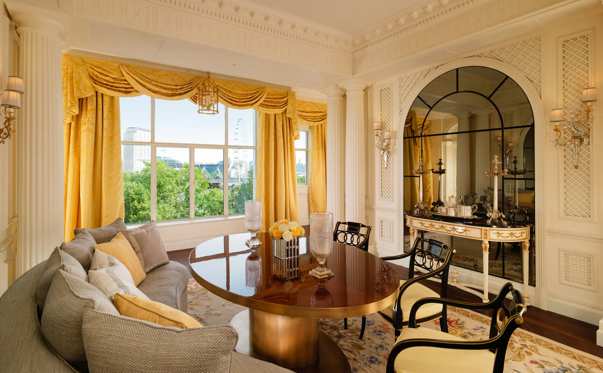 reardonsmith-savoy-hotel-savoy-suites-interior-2.jpg