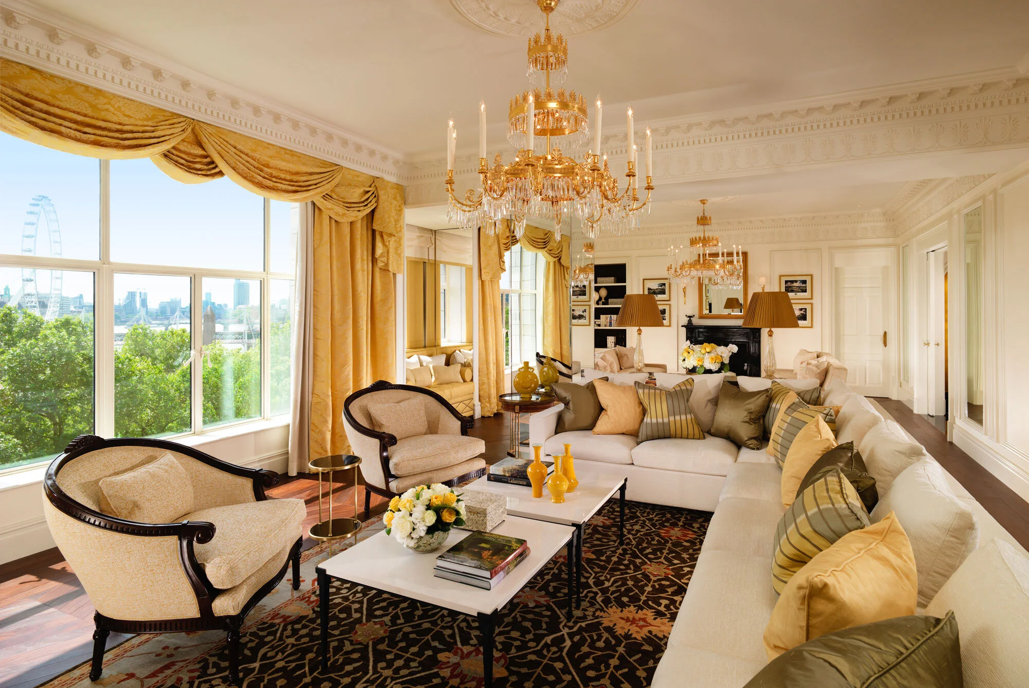 reardonsmith-savoy-hotel-savoy-suites-interior-3.jpg