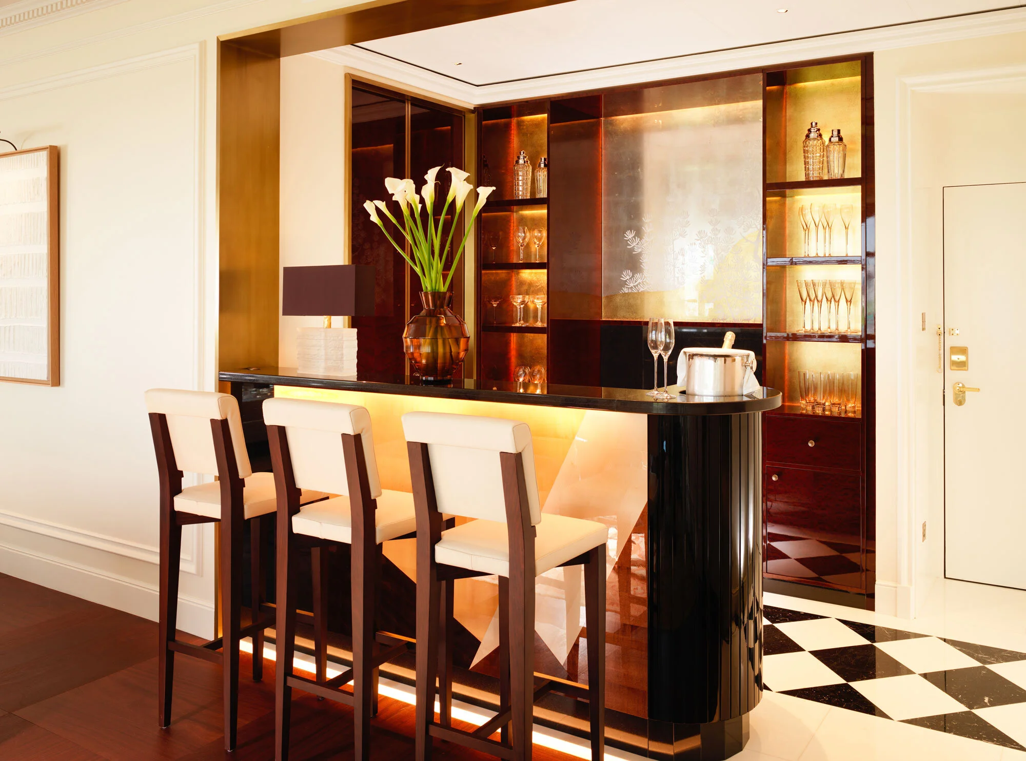 reardonsmith-savoy-hotel-savoy-suites-interior-7.jpg