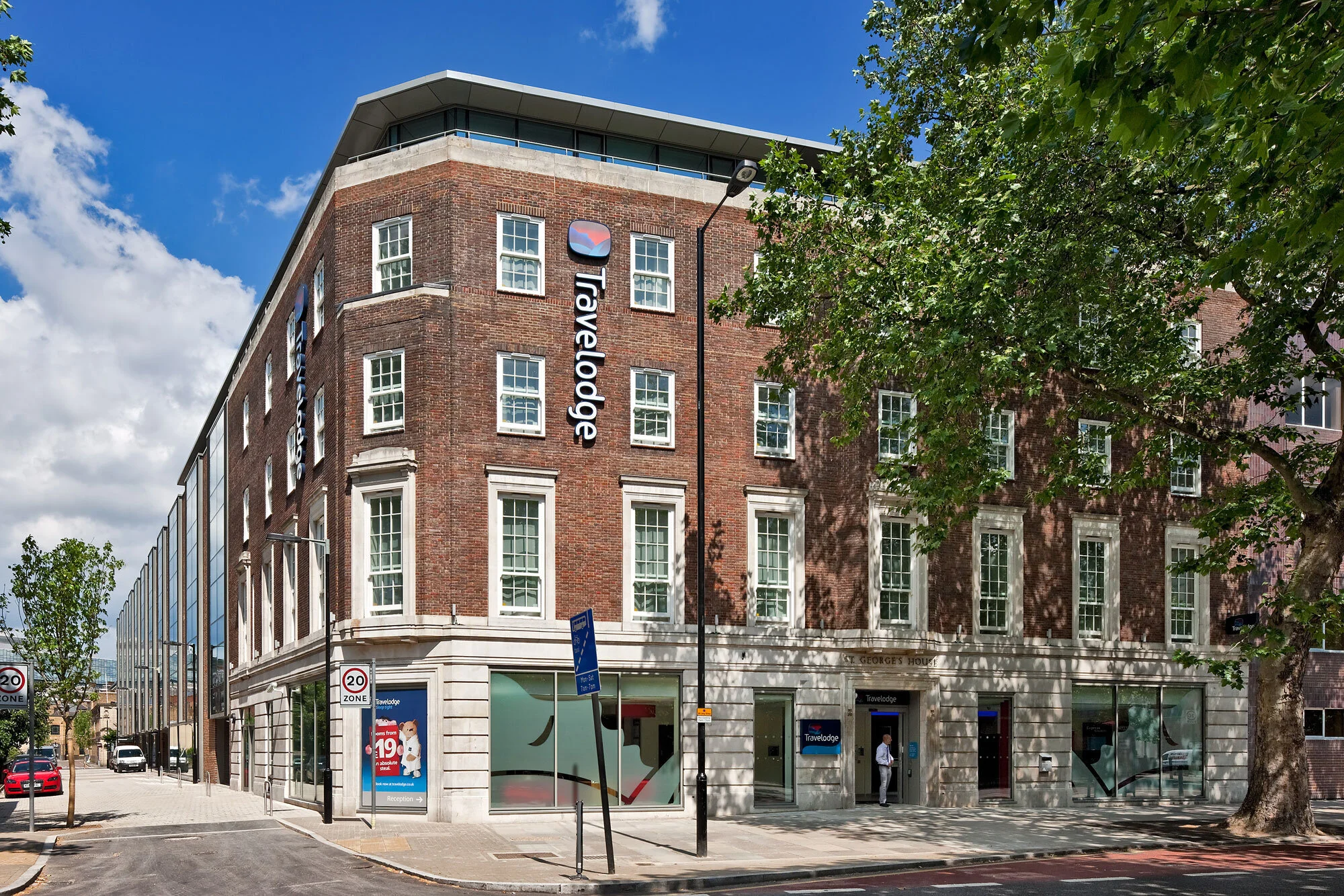 Travelodge Waterloo 01.jpg