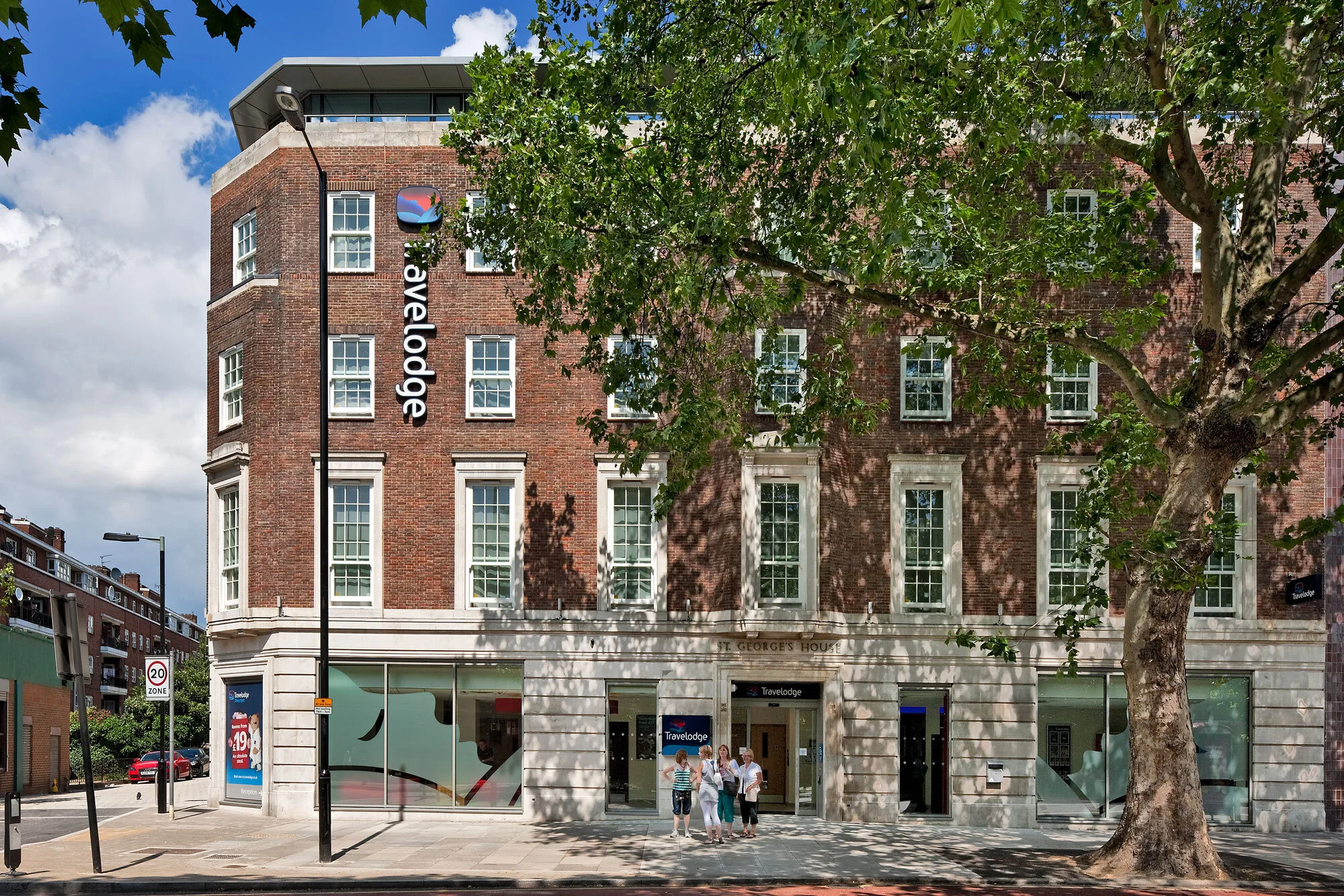 reardonsmith-travelodge-waterloo-exterior-2.jpg