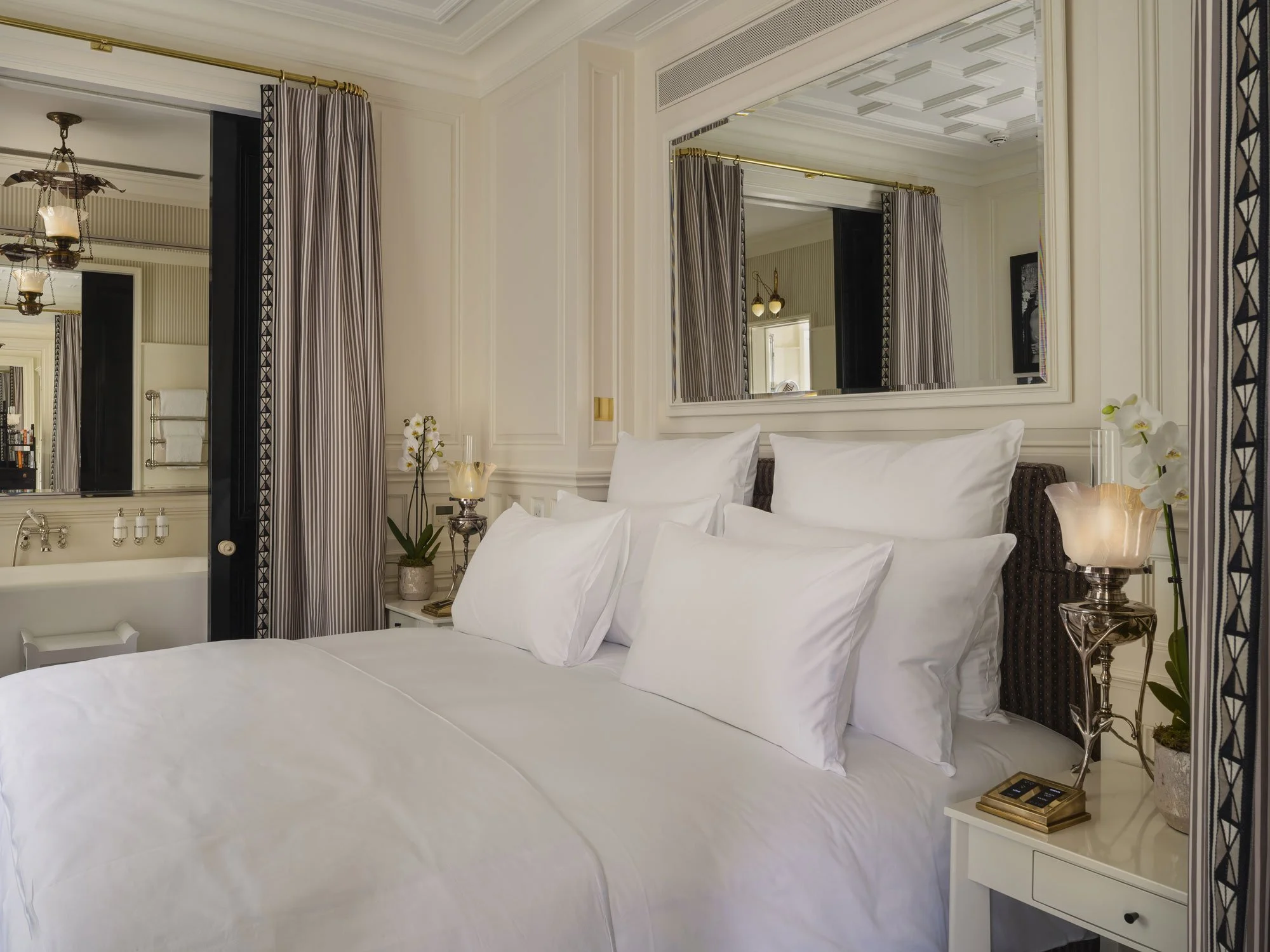 reardonsmith-at-sloane-interior-3.jpg