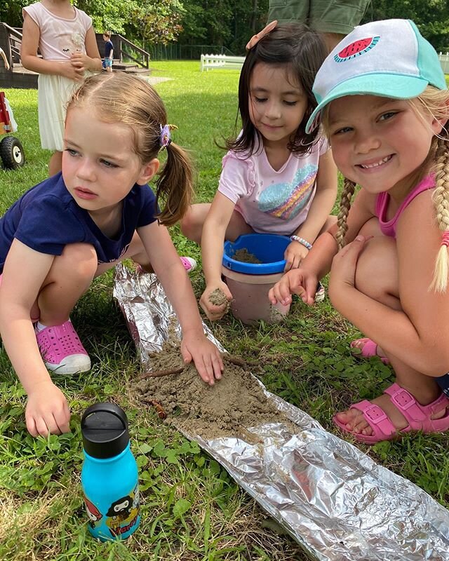 Todays STEM Challenge: 
Collect natural materials from around the school that might be useful in building a dam. Our summer campers had the opportunity to watch the process with a lot trial and error and anticipated success! 🍃🌳 #summercamp #rolling