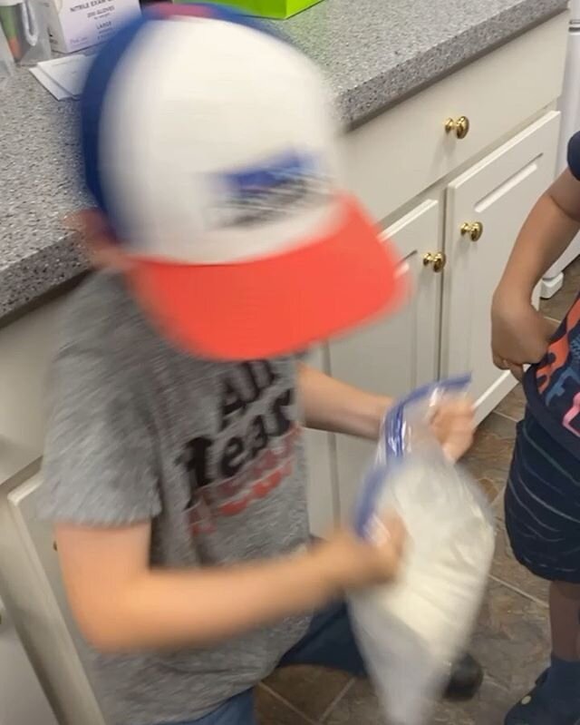 Funday Friday at Rollingwood summer camp entails making ice cream in a bag! 🍦

#scienceforkids #fineandgrossmotor #icecreaminabag #summercamp #rollingwoodacademy