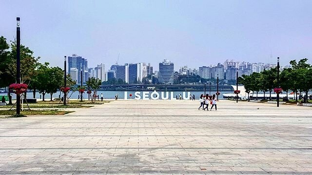 You've probably heard of Han river a number of times.. 🤔 But did you know it has been strategically important throughout Korean history?  Back in the days it was used as a trade route between the Three Kingdoms of Korea and China itself. The river i