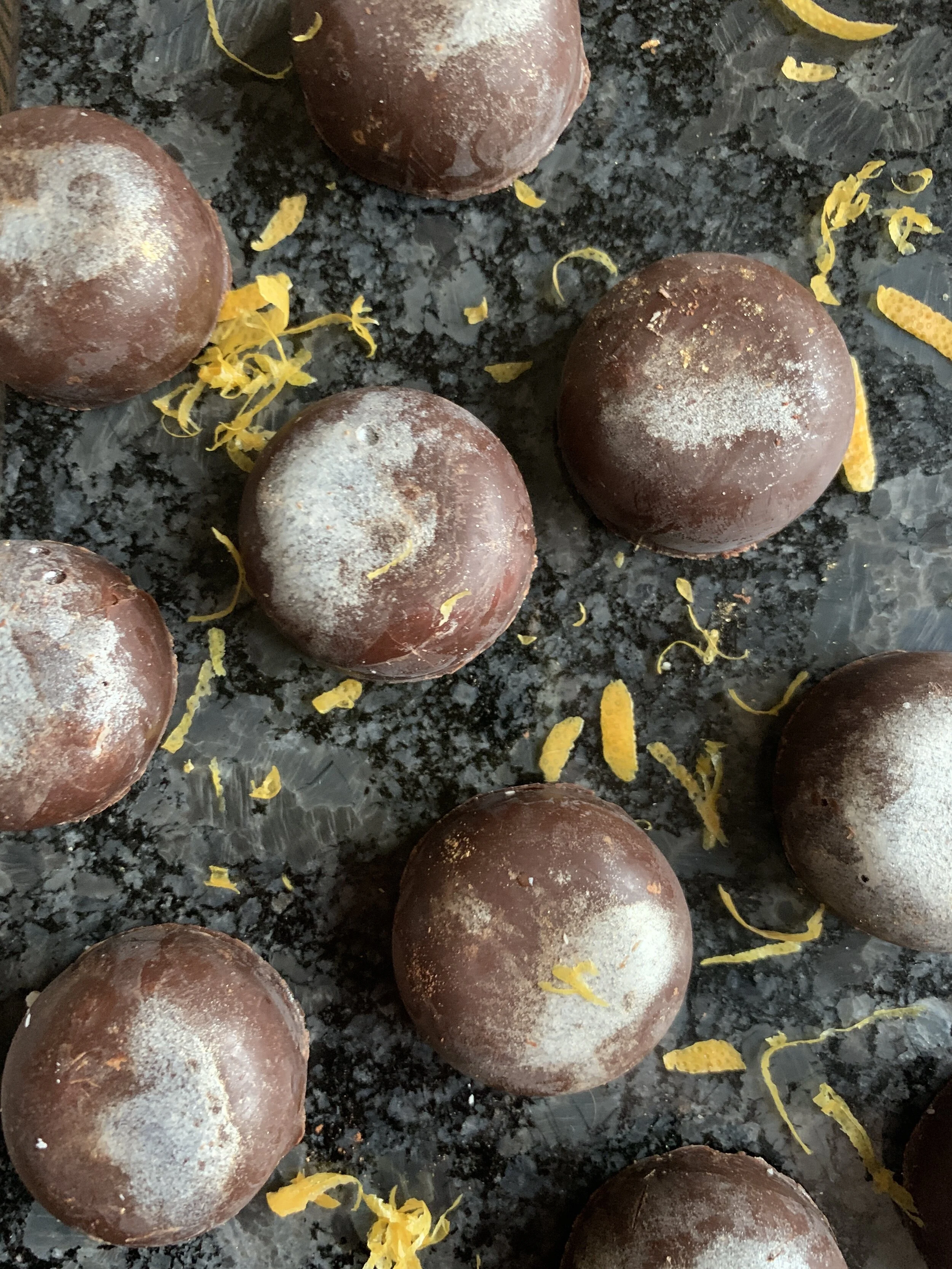 Marcipankugler med appelsin og nougat
