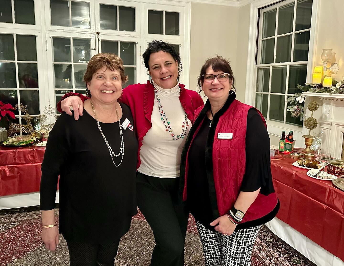 Holiday Party Highlights- we sponsored 4 families with Families First and 8 senior citizens through Rockingham County Nutrition and Meals on Wheels this holiday season 🎄🎁🎄 #gfwc #gfwcnh #portsmouthnh #familiesfirst #rockinghamcountymealsonwheels