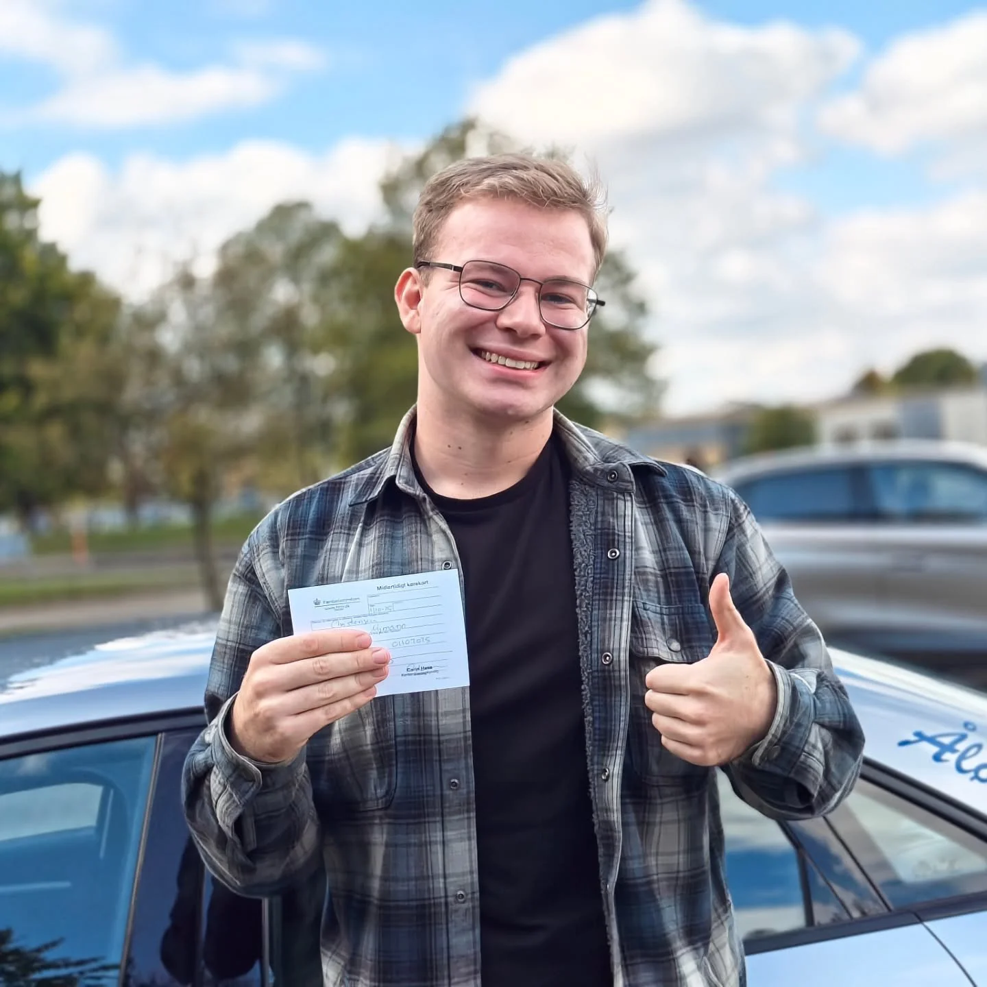 Tillykke med kørekortet, Johan!👍😎🏁🚗💨
Der er åbent for tilmelding i 2025 og 2026:
🖥️www.aaloekkekoereskole.dk
📧 trygivolvo@yahoo.dk
☎️60611799