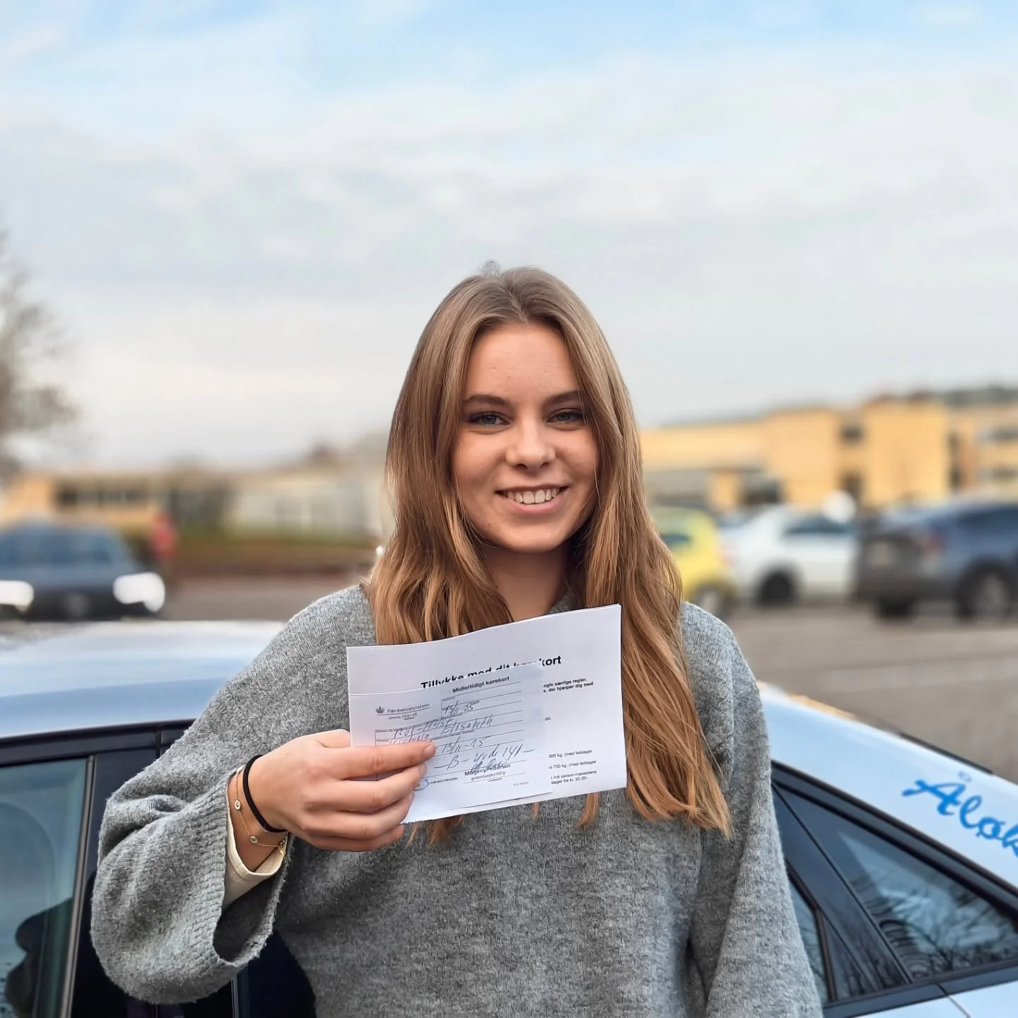 Tillykke med k&oslash;rekortet, Victoria!👍😎🏁🚗💨

Der er &aring;bent for tilmelding i 2026:
🖥️www.aaloekkekoereskole.dk
📧 trygivolvo@yahoo.dk
☎️60611799