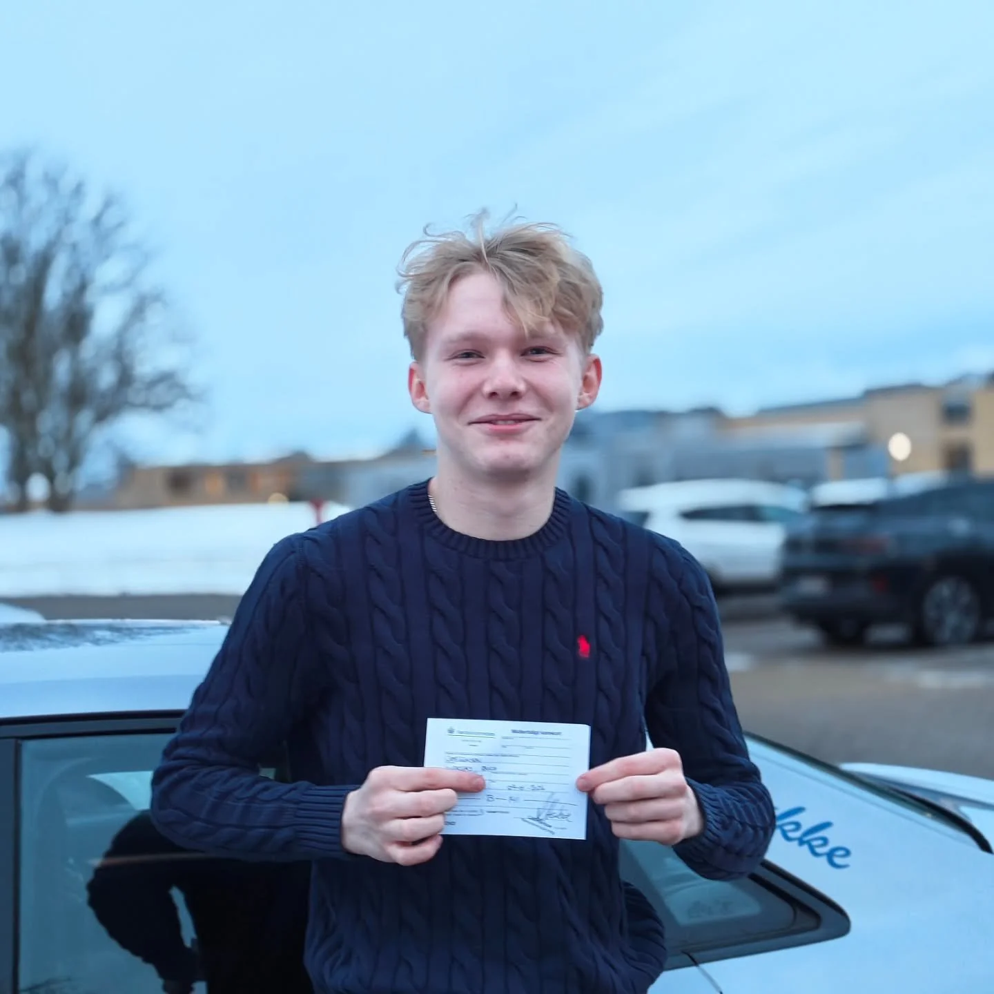 Tillykke med k&oslash;rekortet, Andreas!👍😎🏁🚗💨

Der er &aring;bent for tilmelding i 2026 og 2027:
🖥️www.aaloekkekoereskole.dk
📧 trygivolvo@yahoo.dk
☎️60611799