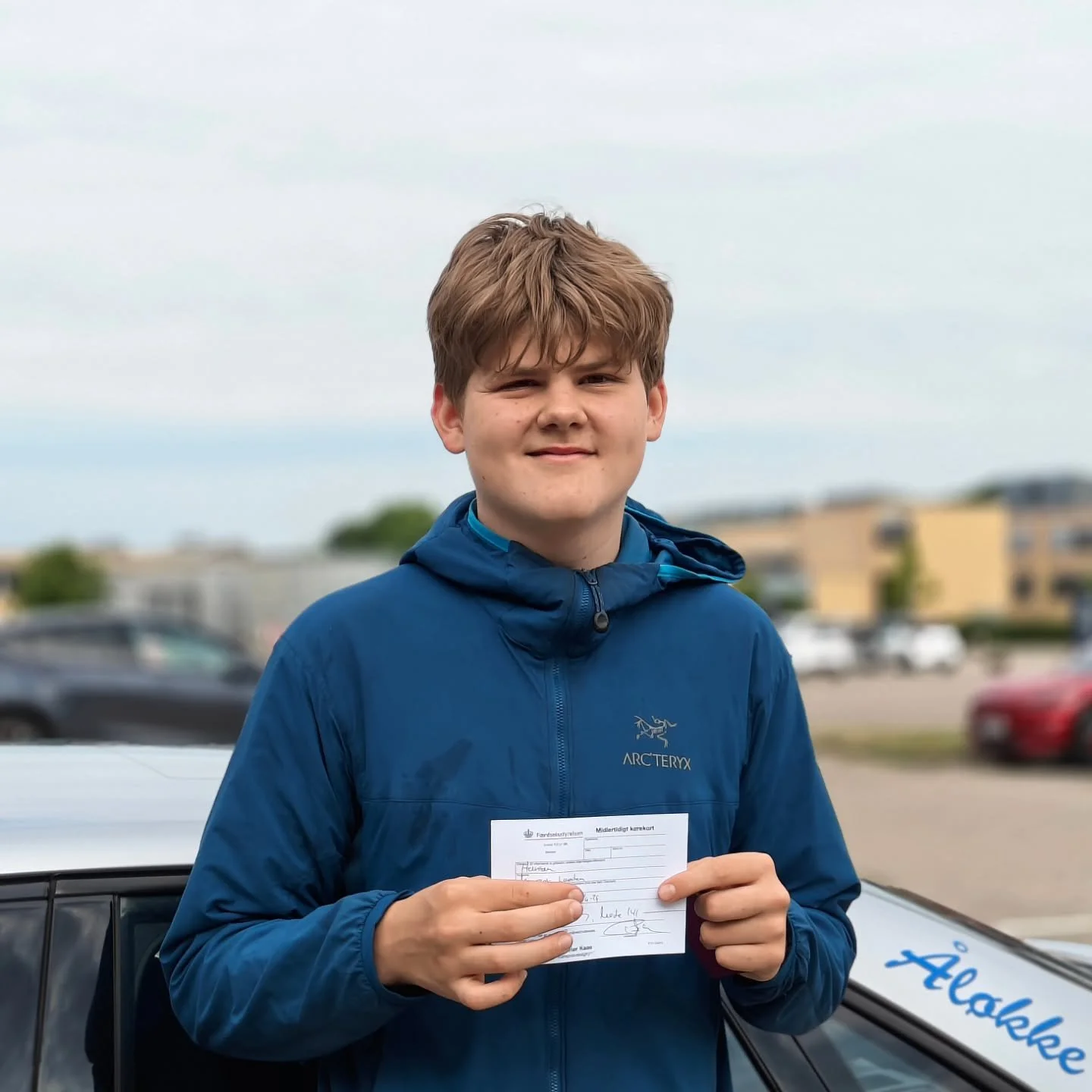 Tillykke med k&oslash;rekortet, Kasper!👍😎🏁🚗💨

Der er &aring;bent for tilmelding i 2026 og 2027:
🖥️www.aaloekkekoereskole.dk
📧 trygivolvo@yahoo.dk
☎️60611799