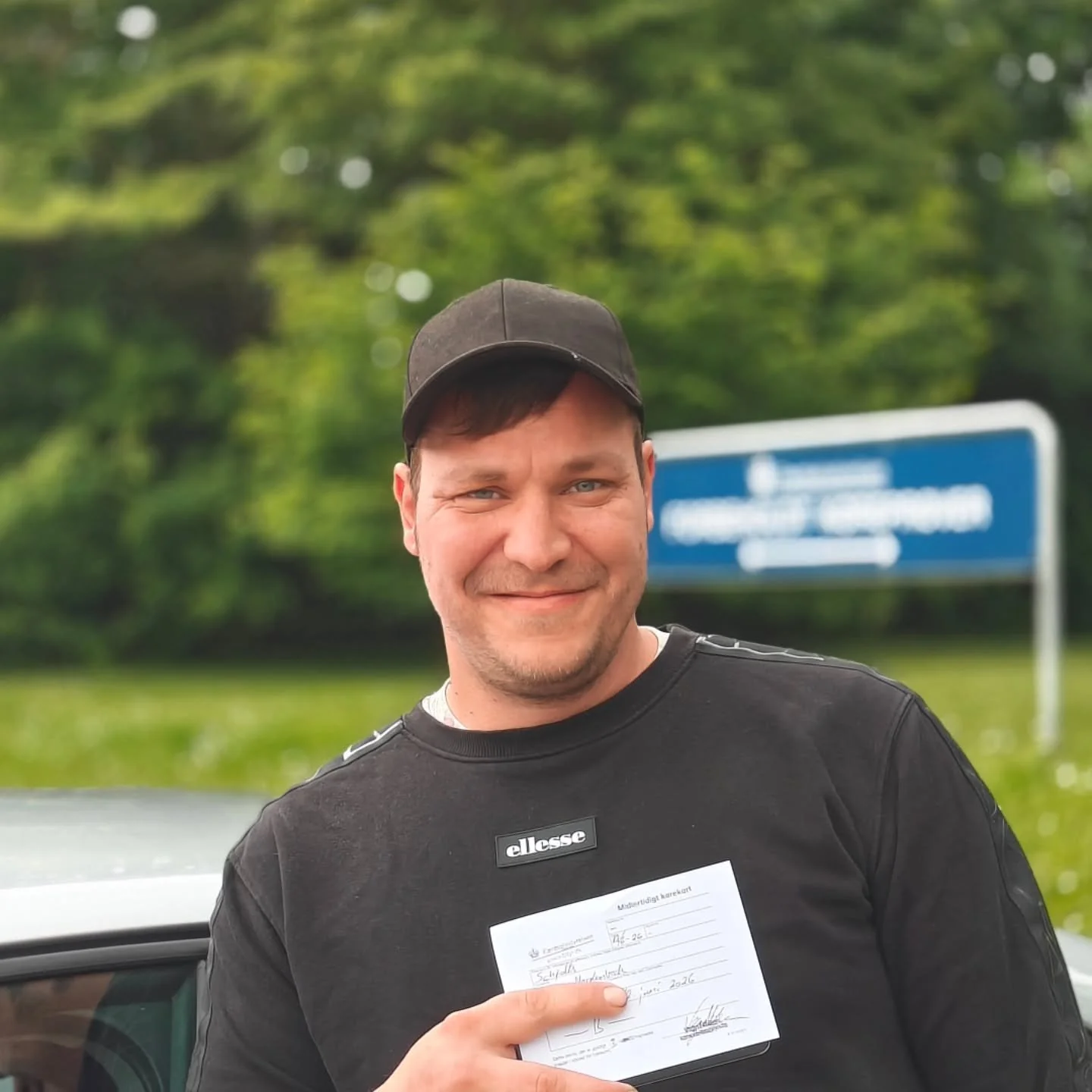 Tillykke med k&oslash;rekortet, Danni!👍😎🏁🚗💨

Der er &aring;bent for tilmelding i 2026 og 2027:
🖥️www.aaloekkekoereskole.dk
📧 trygivolvo@yahoo.dk
☎️60611799u