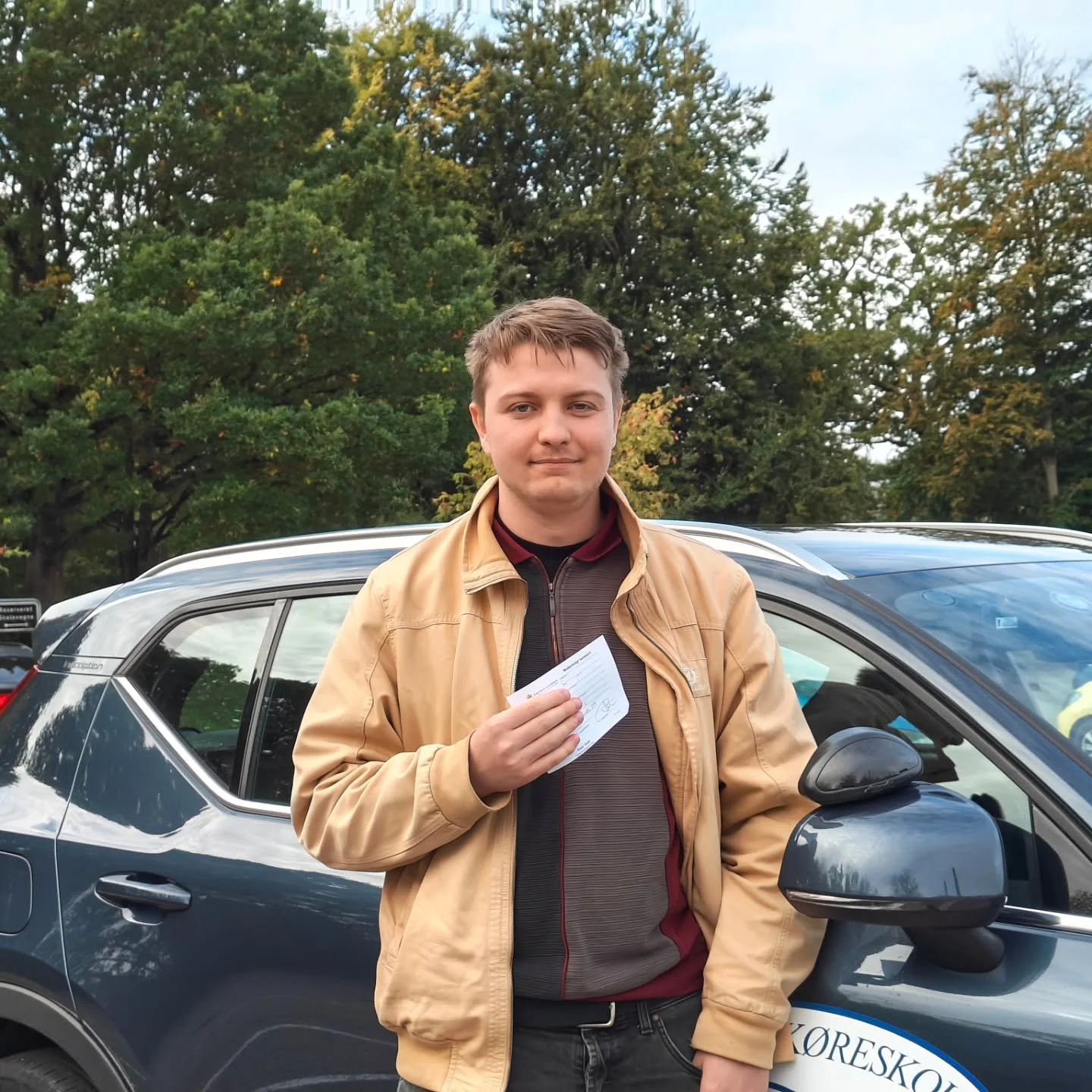 Tillykke med k&oslash;rekortet, Jonas! 🤏😎🏁🚗💨

K&oslash;rekort med manuelt- og automatgear🚗🚘

Der er &aring;bent for tilmelding i 2026 og 2027:

📧 trygivolvo@yahoo.dk
☎️60611799
#k&oslash;reskole #odensek&oslash;reskole #k&oslash;rekort
#mitod