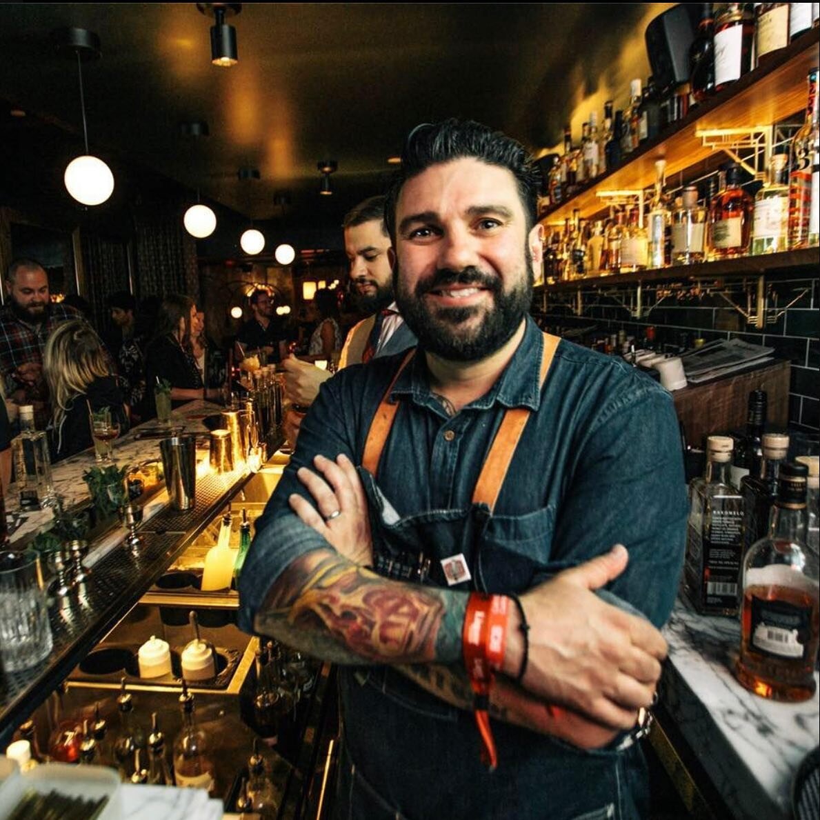 New post up on Sip It CT! Head to the link in the bio to read about canned cocktails in Connecticut featuring an OG, The Cocktail Chemist, Dimitrios Zahariadis! Photo courtesy of @the_d.i.m @the.cocktail.chemist 
#ctcocktails #cannedcocktails #thecoc