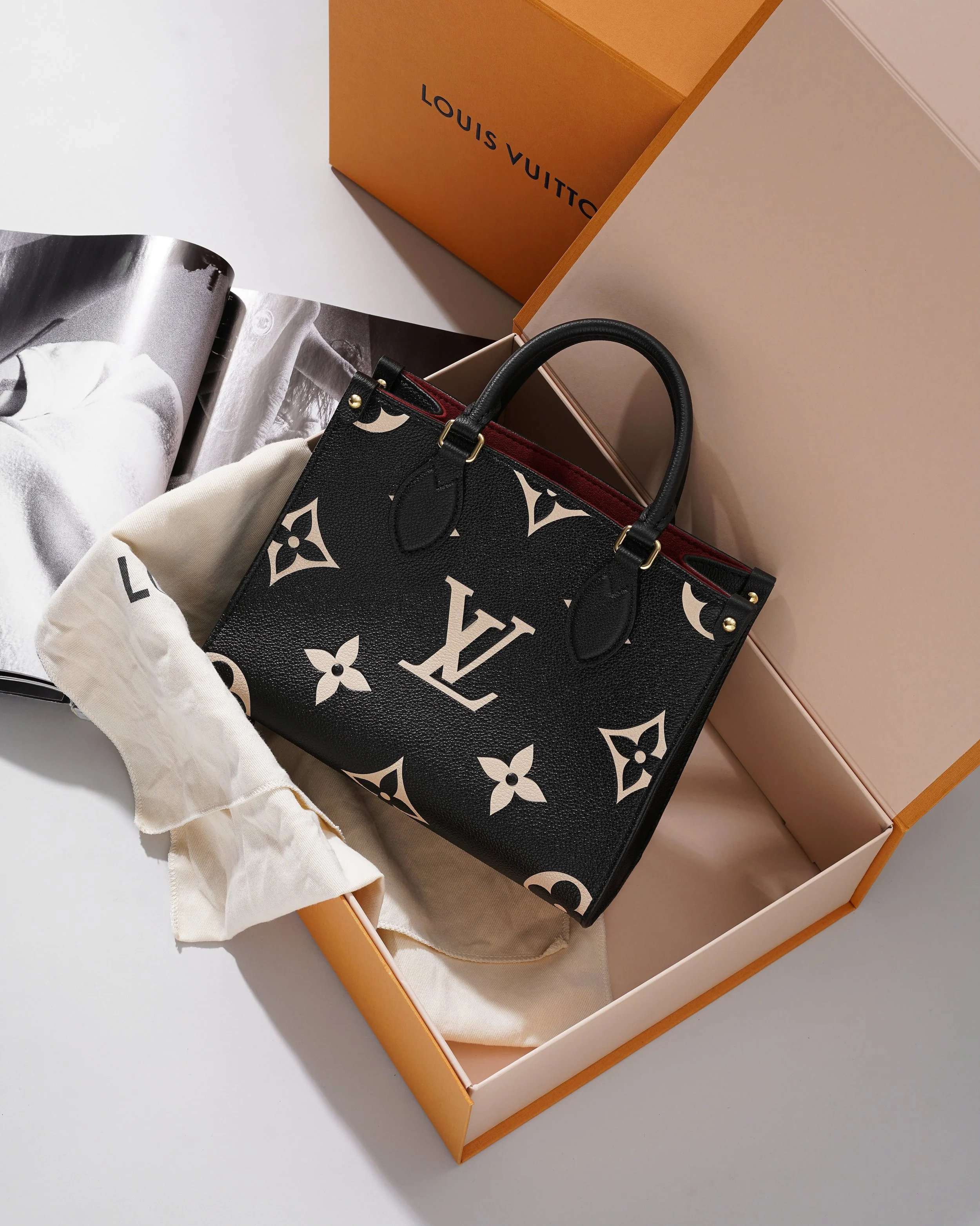 LV BAGS 08.2022
