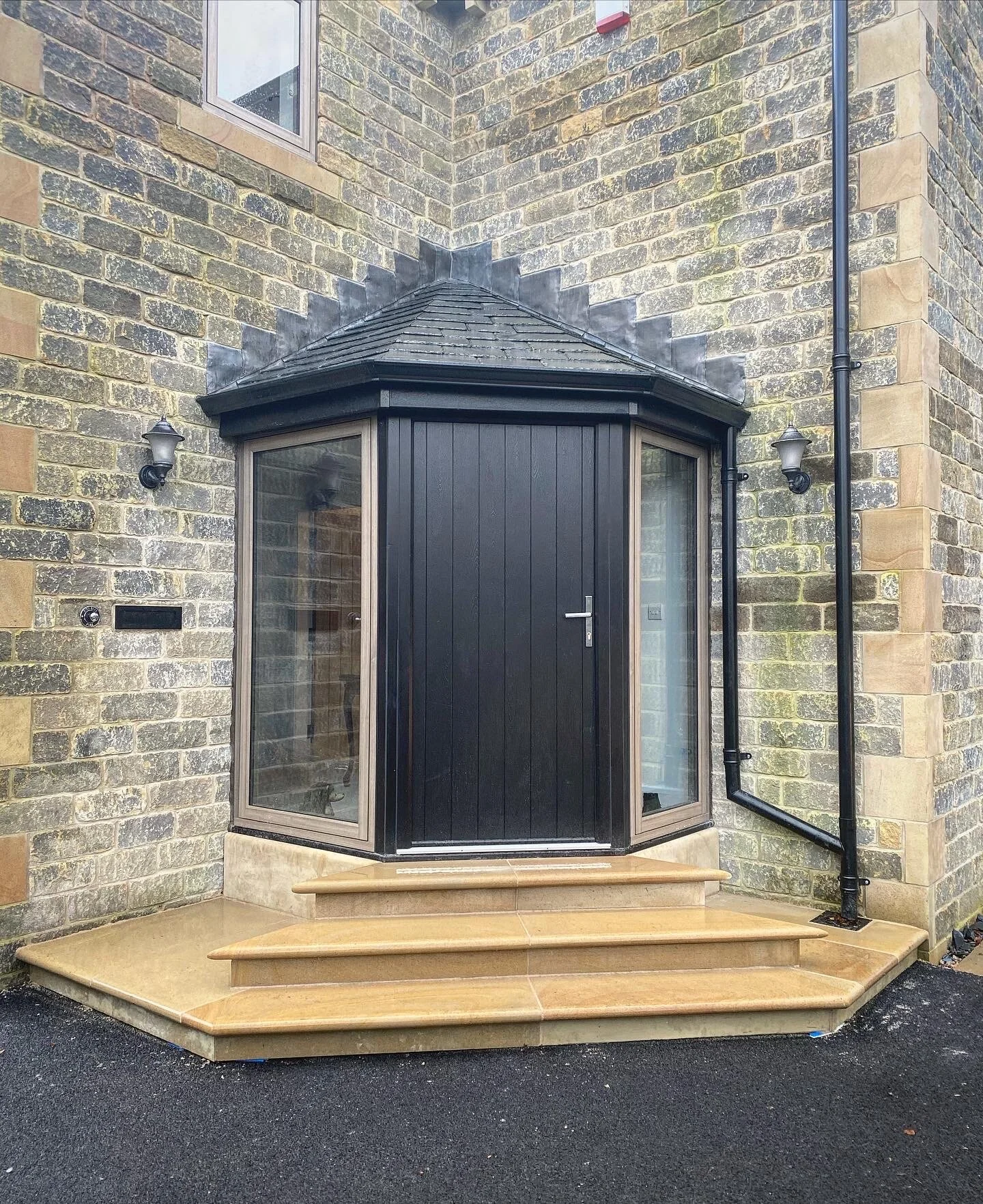 new build thongsbridge front door steps .jpg