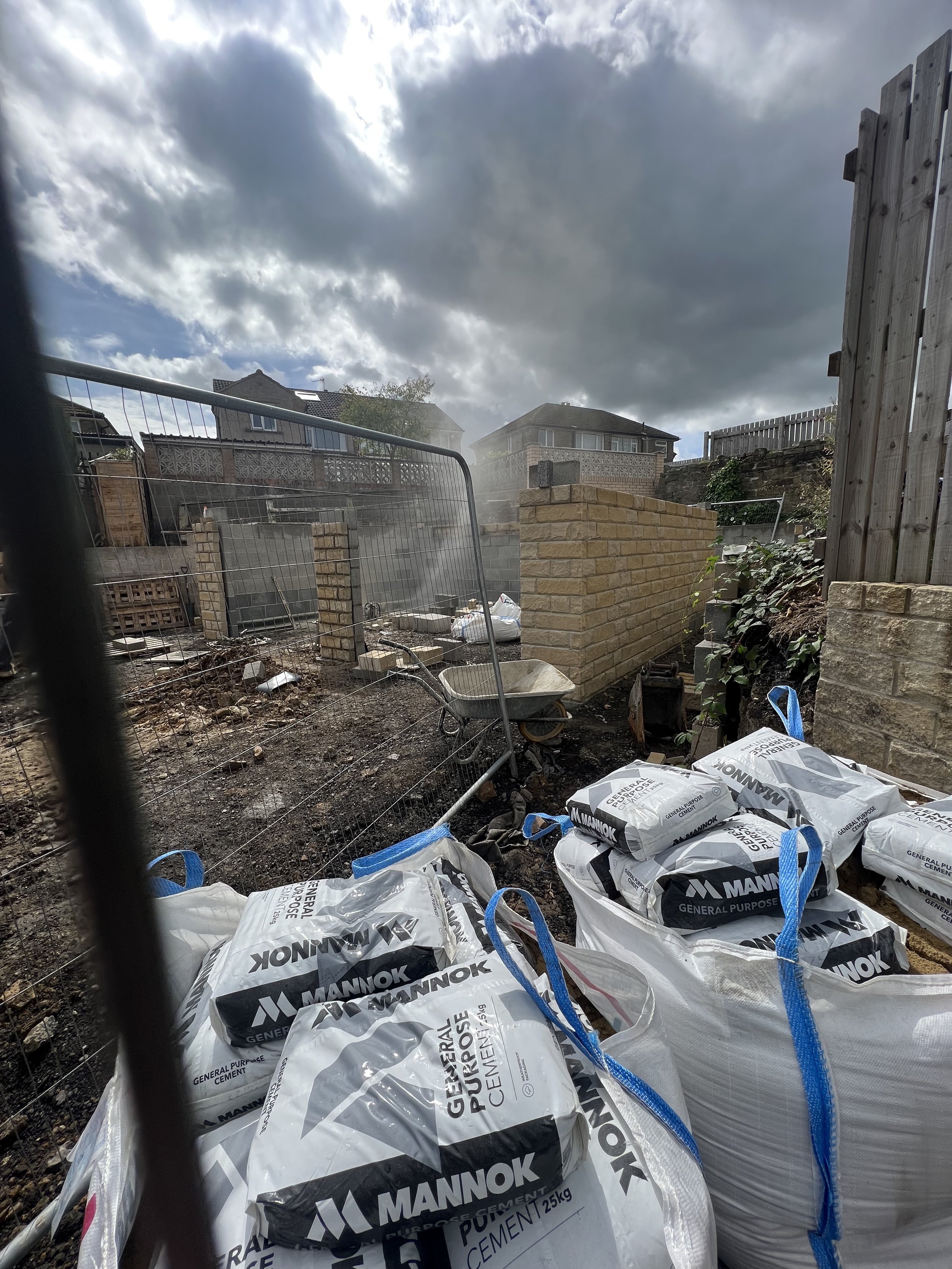 detached garage progress on new build buidling site .jpg