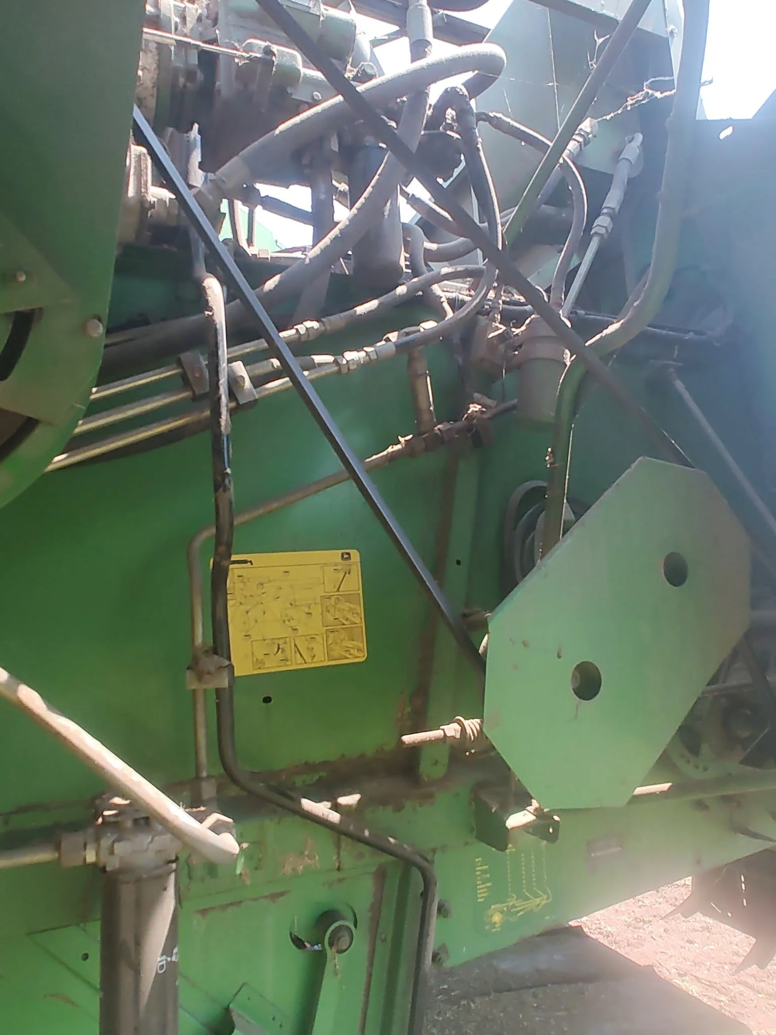 JOHN DEERE 9500 COMBINE 4.jpg