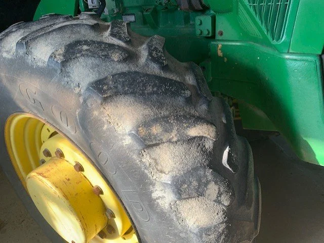 1996 john deere 8100 m.jpg