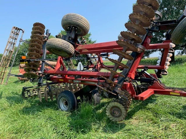 case ih 330 e.jpg