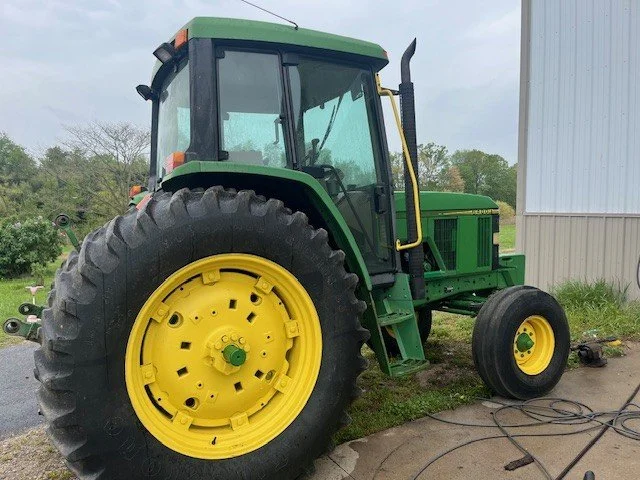 JOHN DEERE 6400 A.jpg