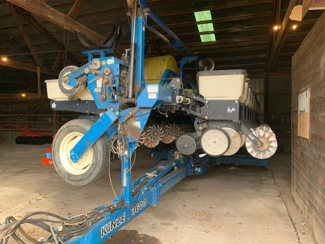 KINZE 3600 A.jpg