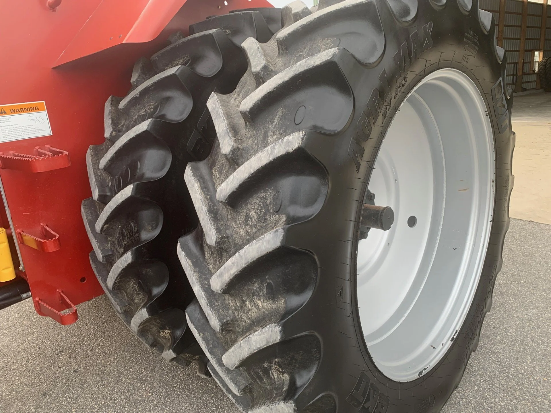 CASE IH 335 M.jpg