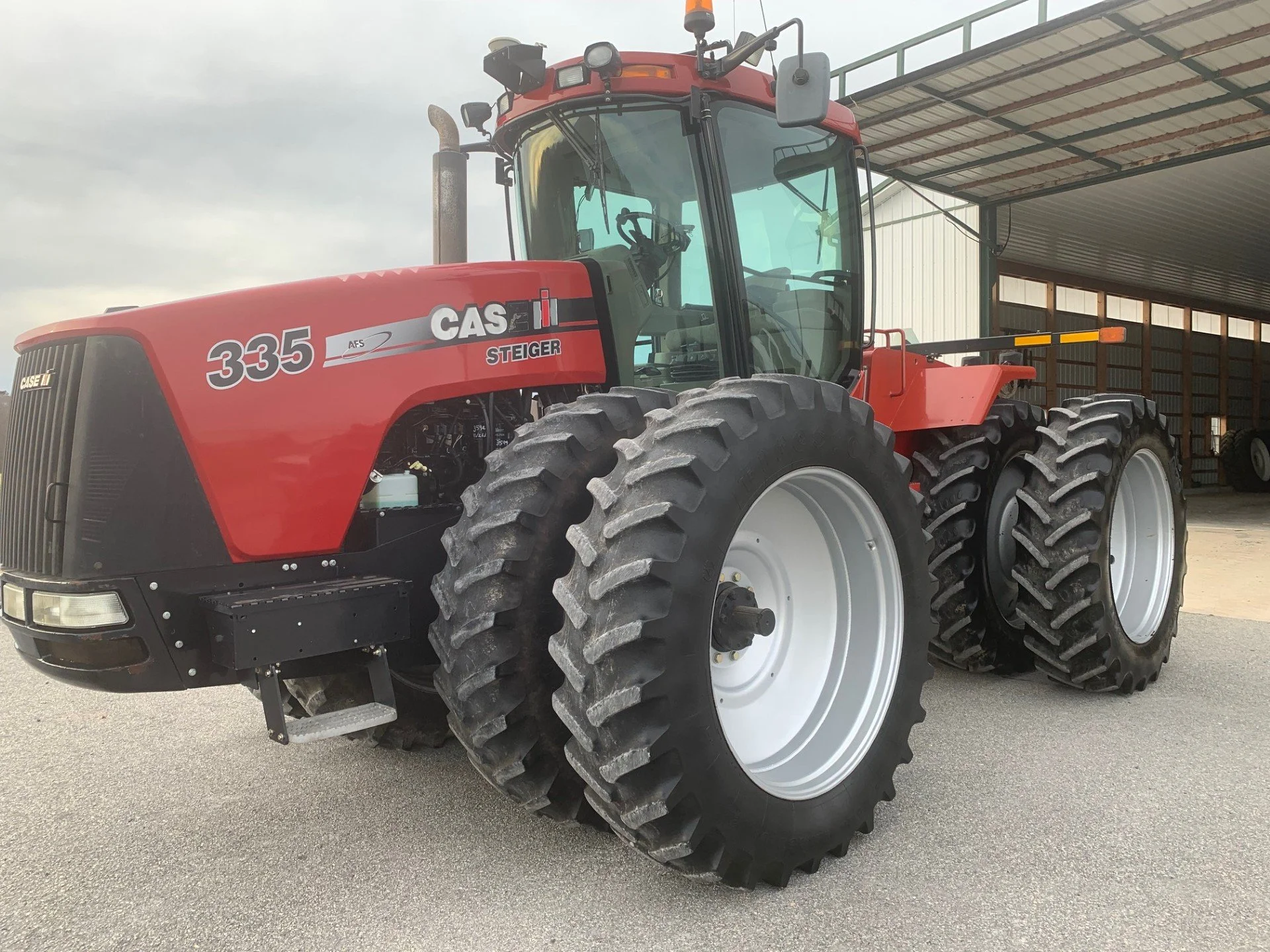 CASE IH 335 B.jpg