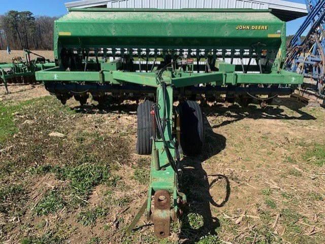 JOHNDEERE 1560 E.jpg