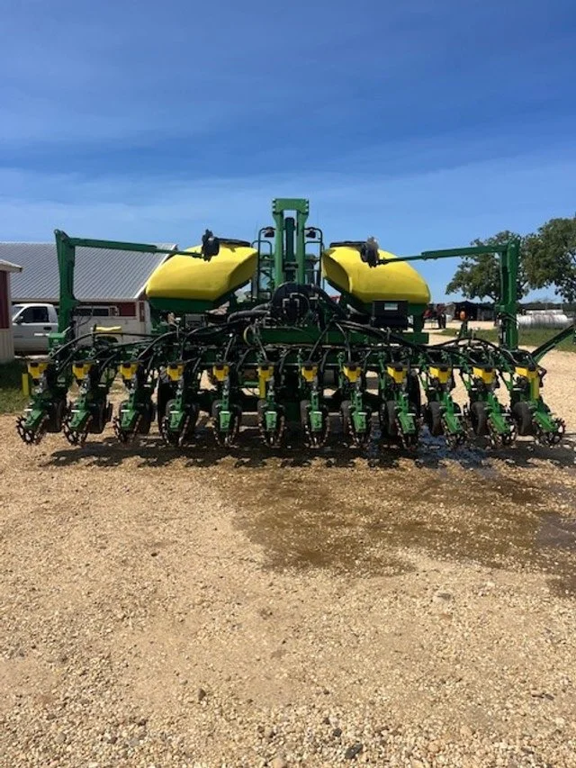 SOLD!! JOHN DEERE 1745 PLANTER  Legacy Equipment Consulting LLC