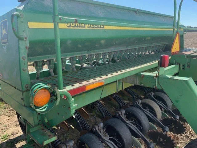 JOHNDEERE 1560 C.jpg