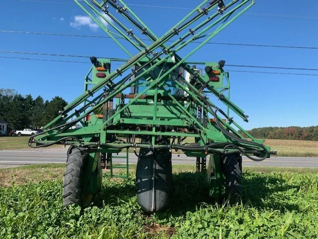 JOHN DEERE 6500 SPAYER D.jpg