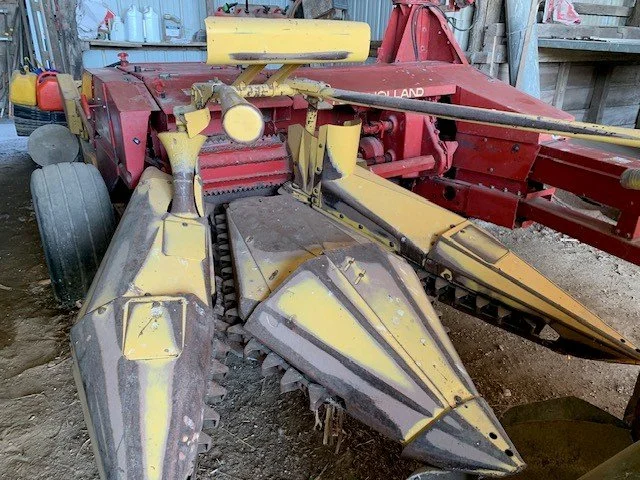 NEW HOLLAND 900 C.jpg