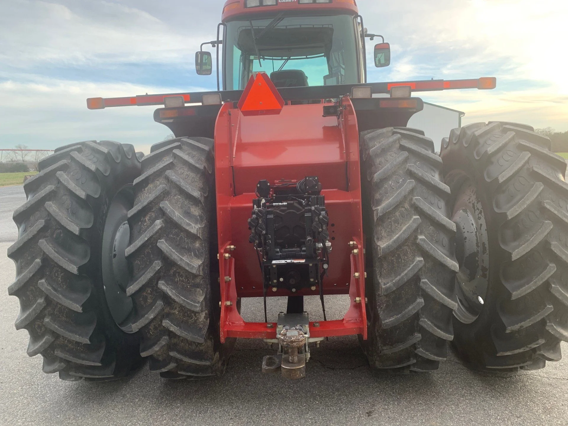 CASE IH 335 E.jpg