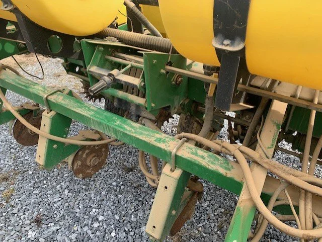 JD 1750 PLANTER E.jpg