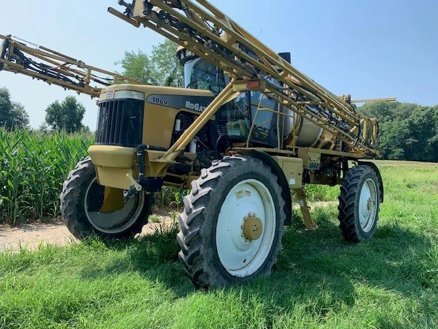 2004 1064 row gator a.jpg