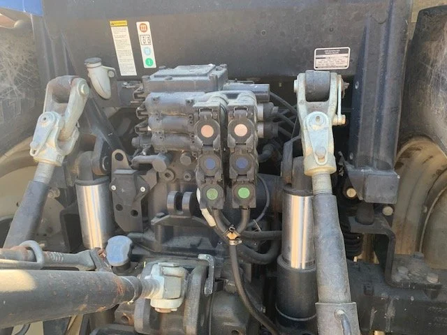 NEWHOLLANDT6030 D.jpg