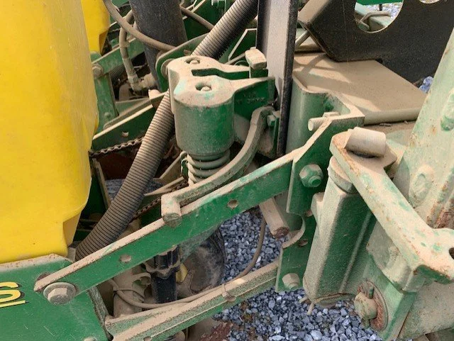 JD 1750 PLANTER G.jpg