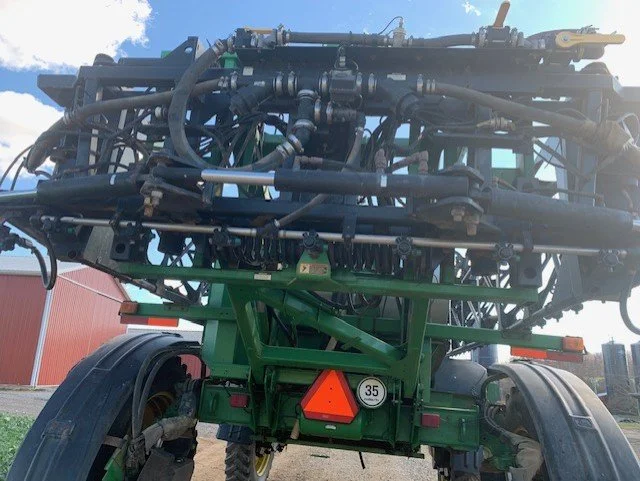 JOHN DEERE 4930 SPRAYER E.jpg