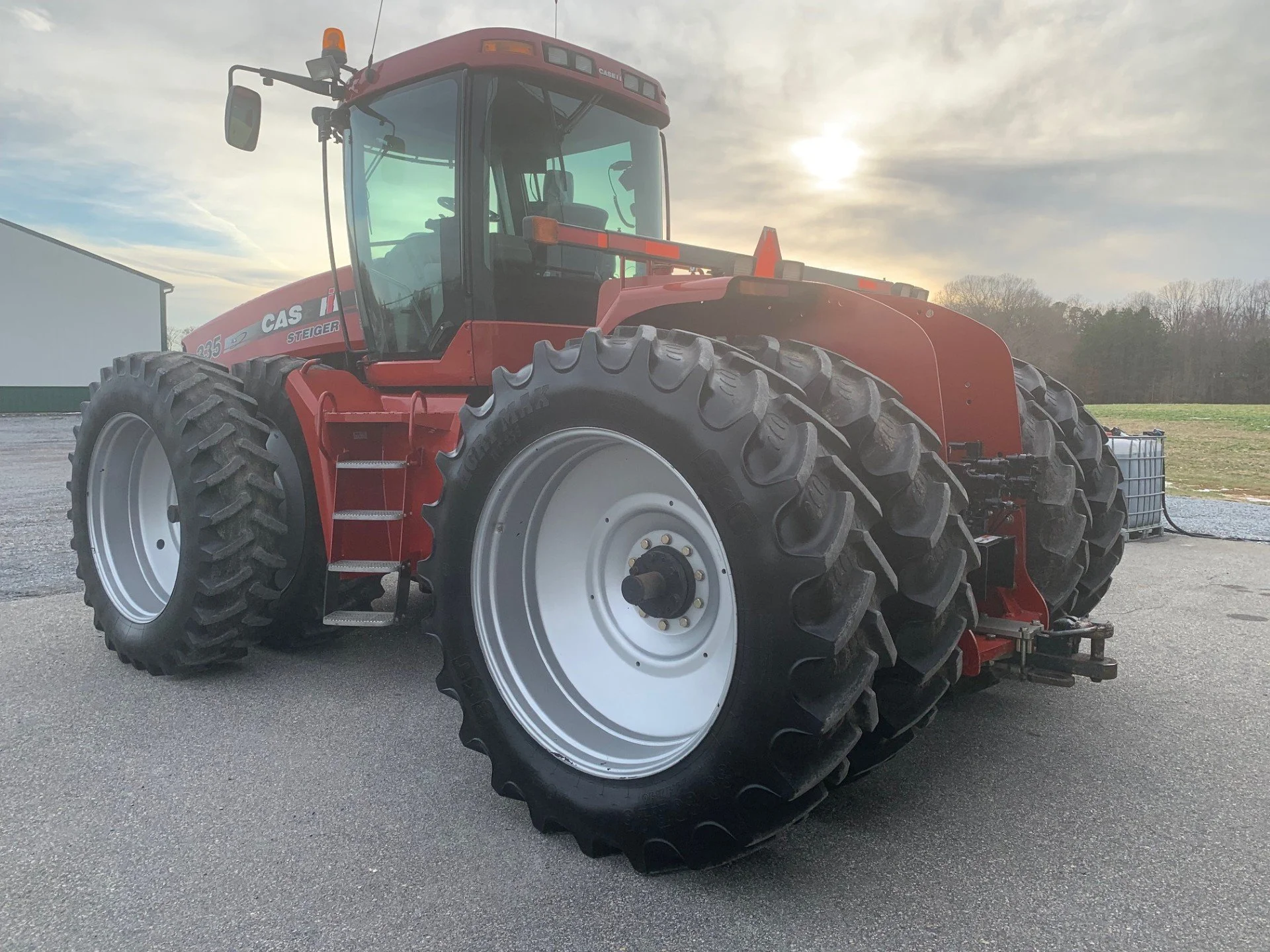 CASE IH 335 F.jpg
