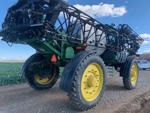 JOHN DEERE 4930 SPRAYER D.jpg