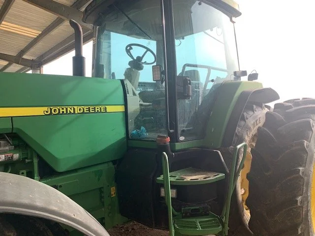 JOHN DEERE 8100 C.jpg