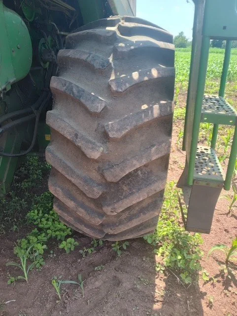 JOHN DEERE 9500 COMBINE 2.jpg