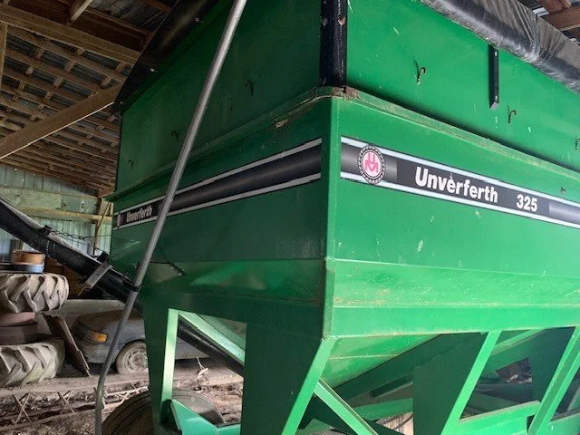 UNVERFERTH 325 D.jpg