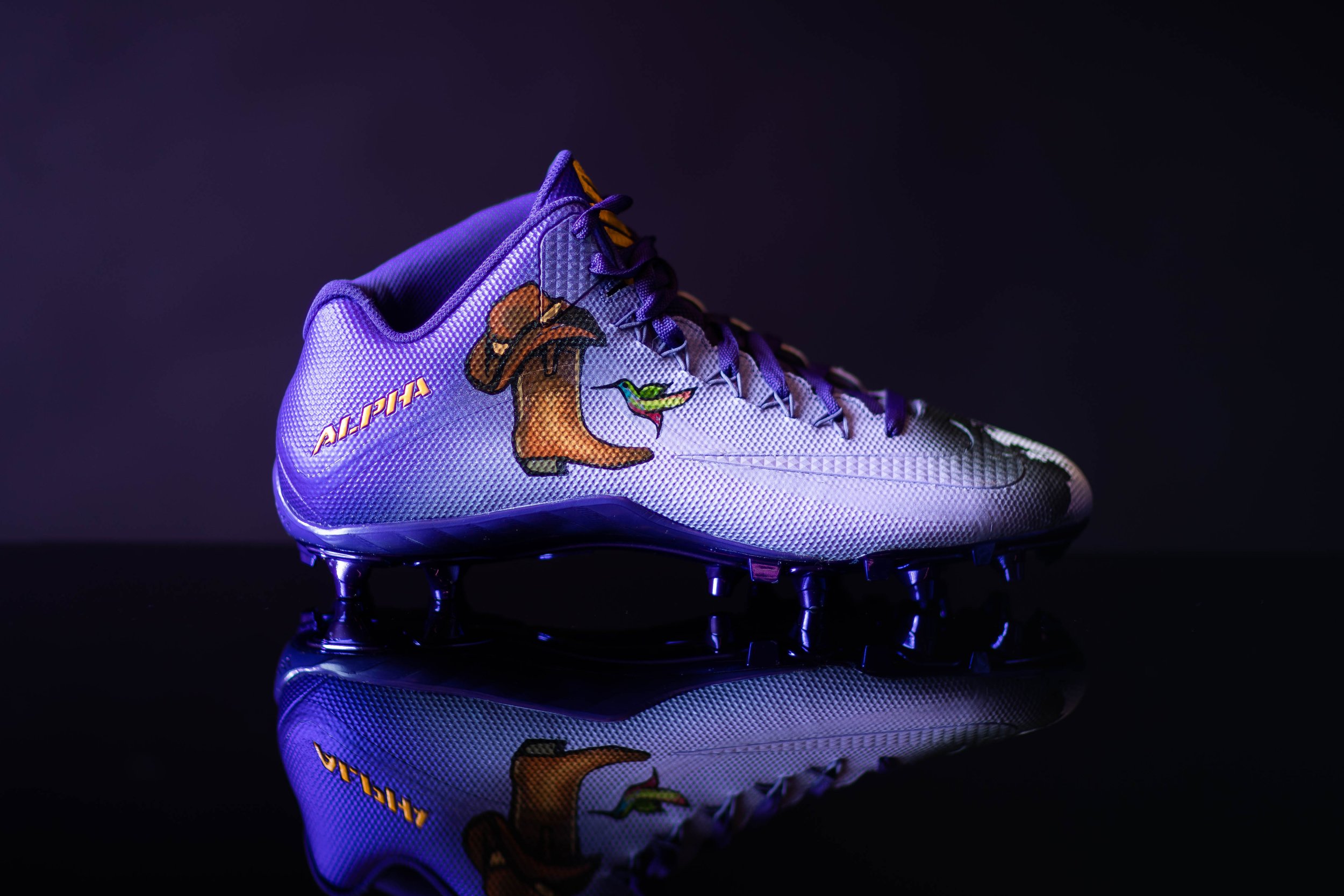  Tyler Conklin’s cleats. Charity: Dementia Society of America 